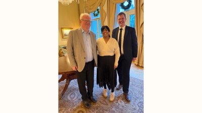 Fra venstre: Terje Andre Olsen, Styreleder FFO, Lubna Jaffery, kultur- og likestillingsminister, Roy Aleksander Farstad, Daglig leder i NORILCO og 1. nestleder FFO.