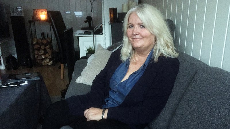 MANGE UTEN LIVSKVALITET: – Mange med mage- og tarmsjukdommer har ikke livskvalitet i det hele tatt, og kunne fått et mye bedre liv med stomi, sier Annlaug Årflot, sunnmøring som har gjort moldenser av seg.   Foto: Marit Heiene